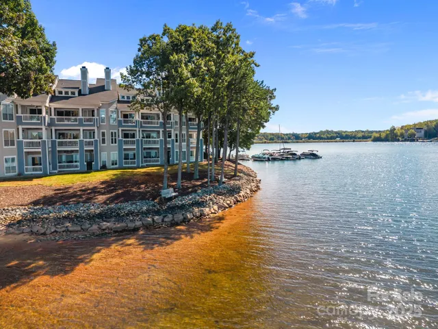 $450,000 | 907 Southwest Drive, Davidson, NC 28036