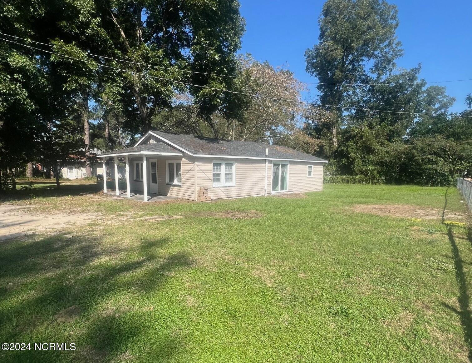 587 Dawson Road Grifton, NC 28530 - Photo 3 of 13 side