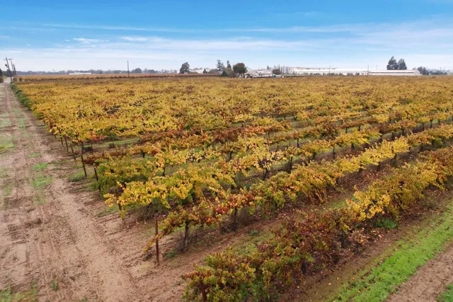 $715,000 | 6233 East Woodbridge Road, Acampo, CA 95220