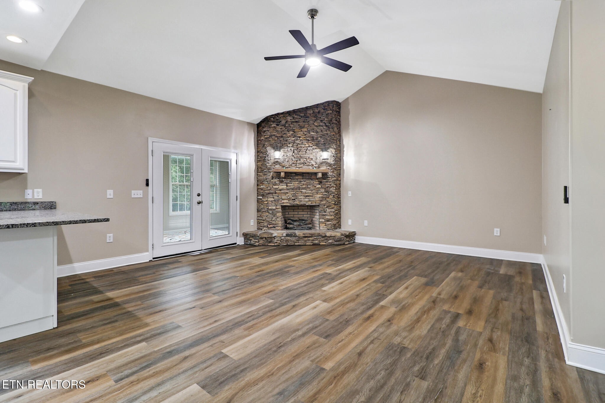 809 Buffalo Trail Clarkrange, TN 38553 - Photo 18 of 47