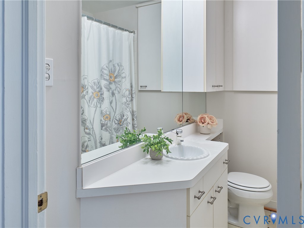 1311 Santa Rosa Road Henrico, VA 23229 - Photo 25 of 49 Downstairs full bathroom.