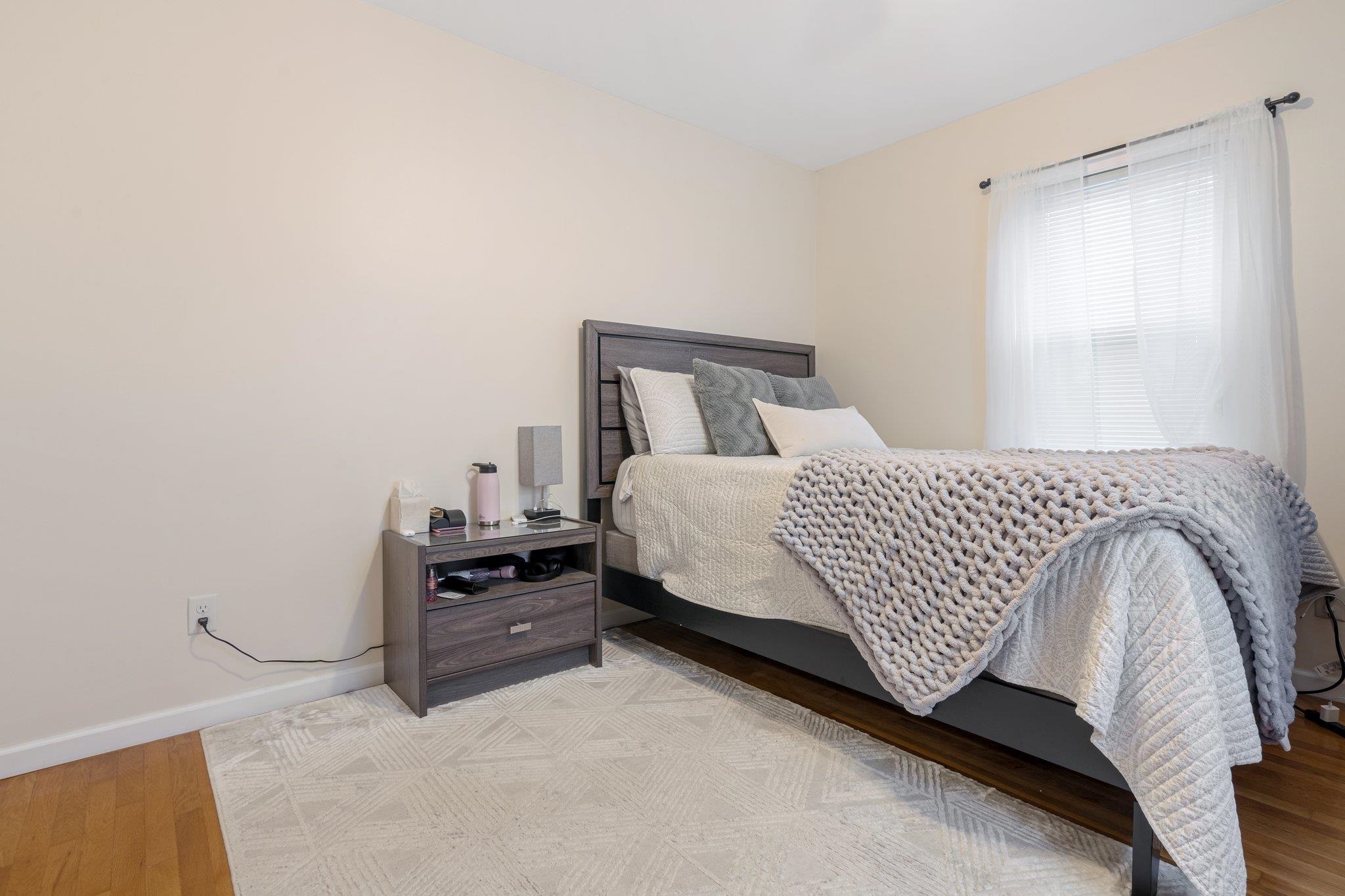 132 Mammoth Road Manchester, NH 03103 - Photo 8 of 40