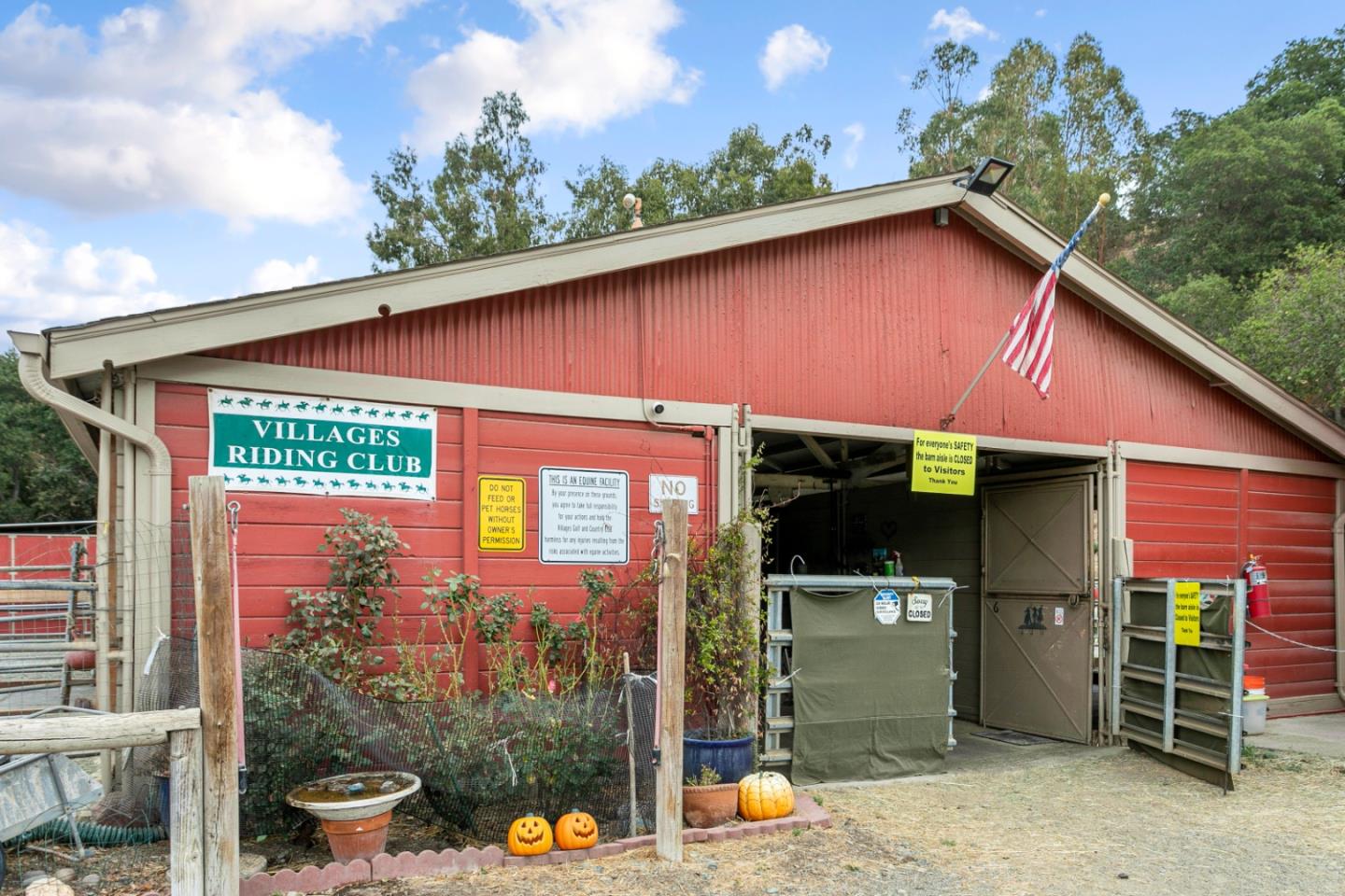 2049 Folle Blanche Drive San Jose, CA 95135 - Photo 34 of 42 a backyard of a house with lots of green space