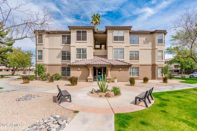$180,000 | 14950 West Mountain View Boulevard, Unit 5306, Surprise, AZ 85374