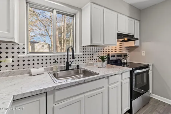 $274,000 | 214 Kerry Court, Jacksonville, NC 28546