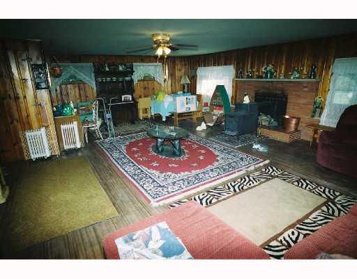 1970 Lovi Road Freedom, PA 15042 - Photo 4 of 7 Den/Family/Great Room.