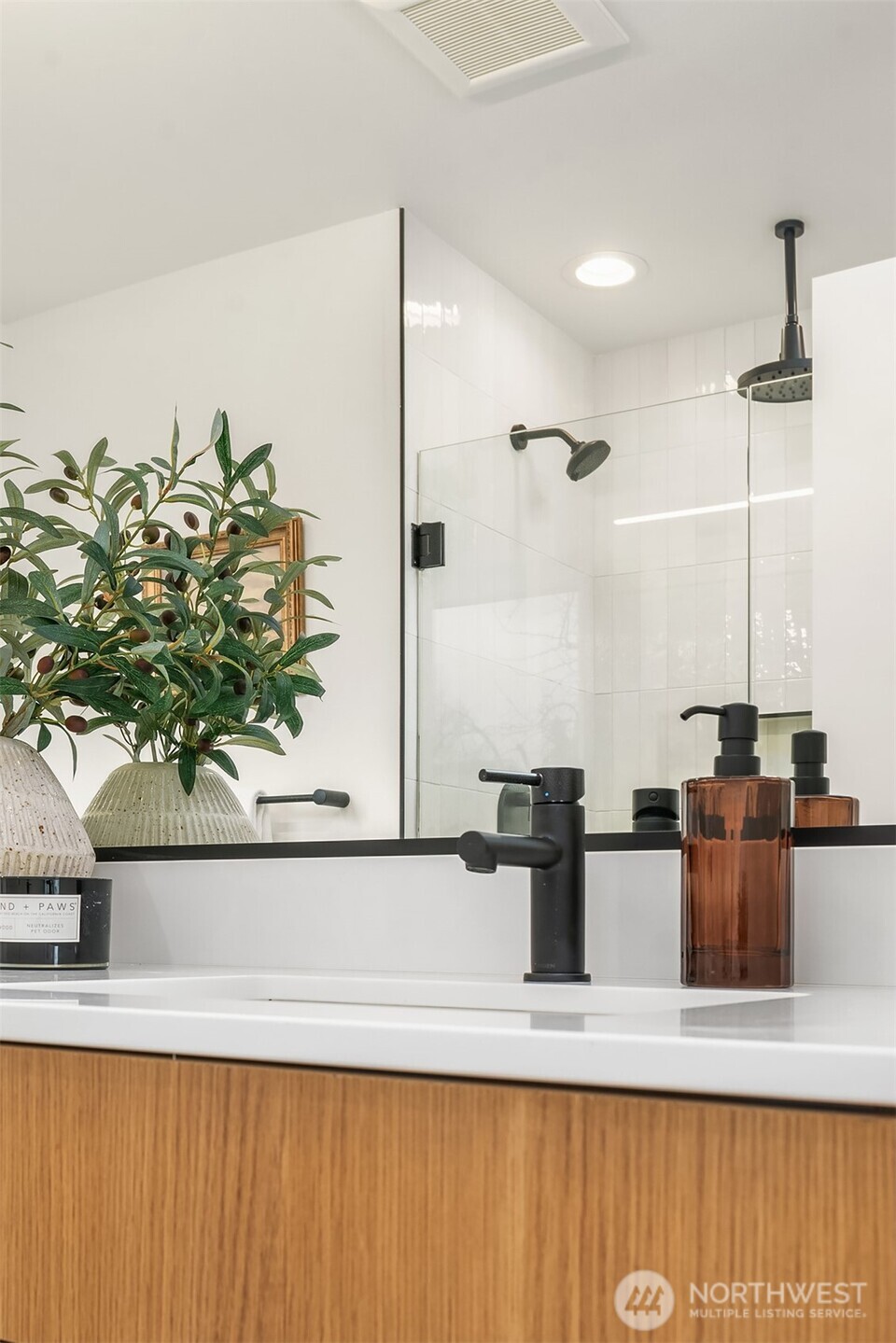 223 Northeast 75th Street Seattle, WA 98115 - Photo 28 of 33