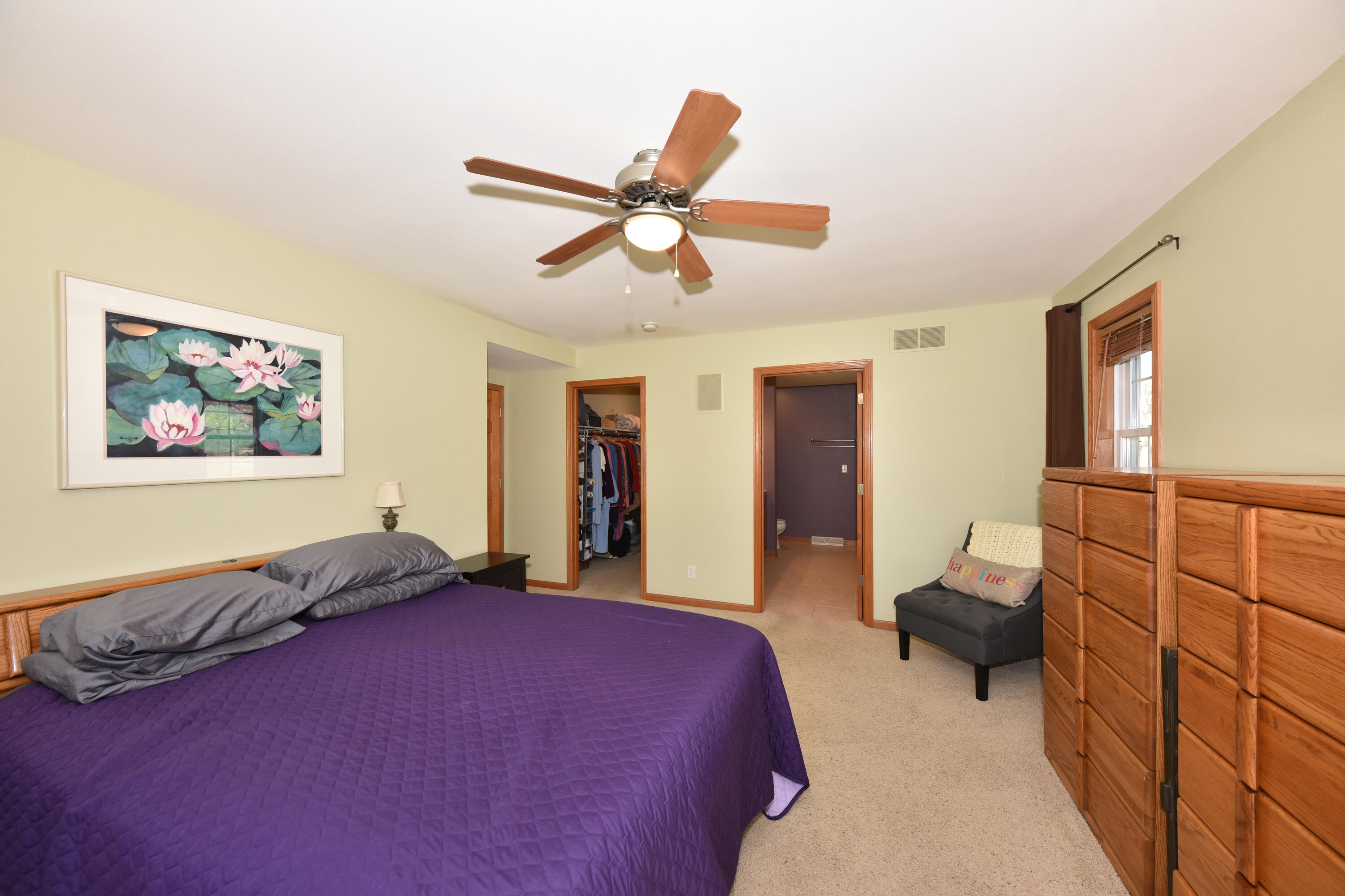 550 Hunter Crossing South Slinger, WI 53086 - Photo 11 of 31 Primary Bedroom