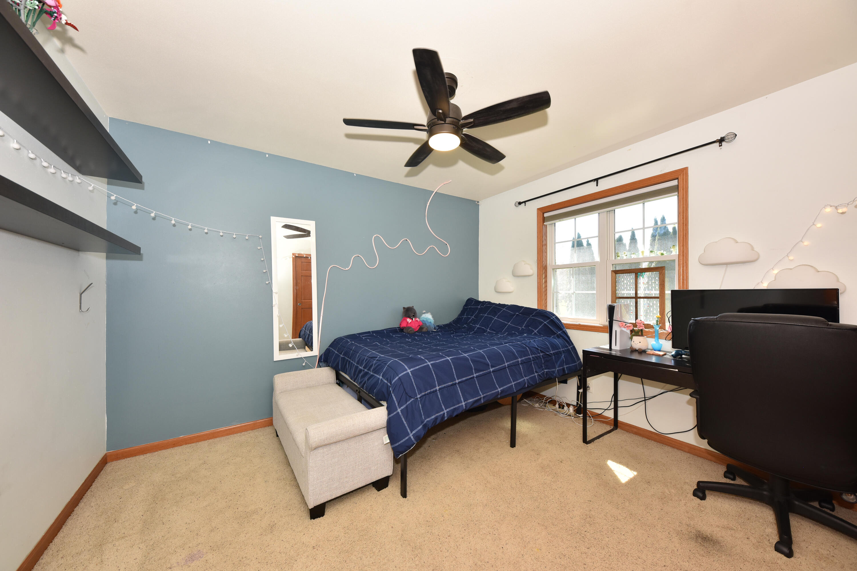 550 Hunter Crossing South Slinger, WI 53086 - Photo 14 of 31 Bedroom 2