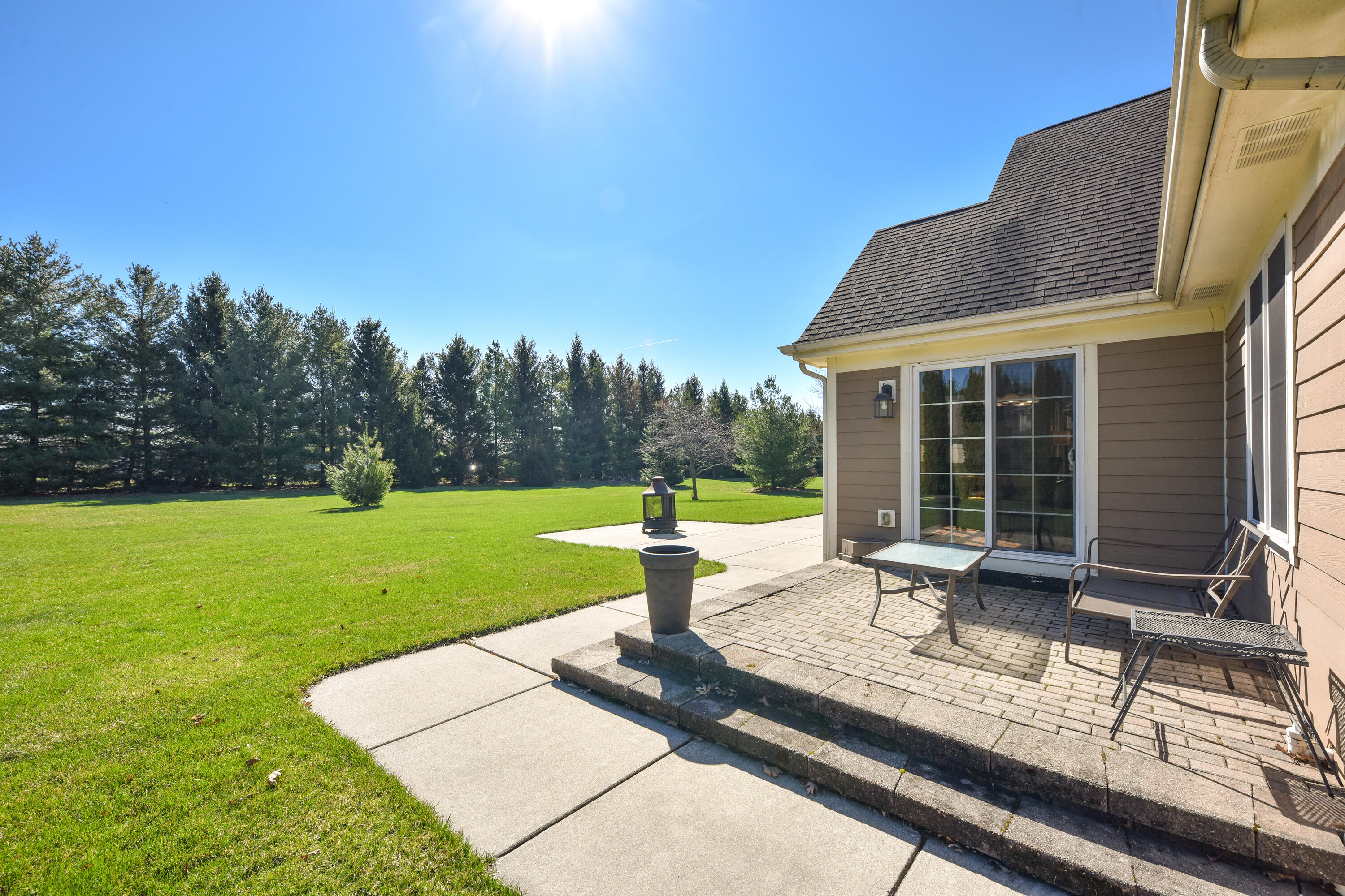 550 Hunter Crossing South Slinger, WI 53086 - Photo 26 of 31 Patio