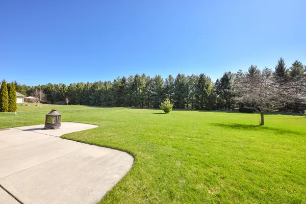 $575,000 | 550 Hunter Crossing South, Slinger, WI 53086