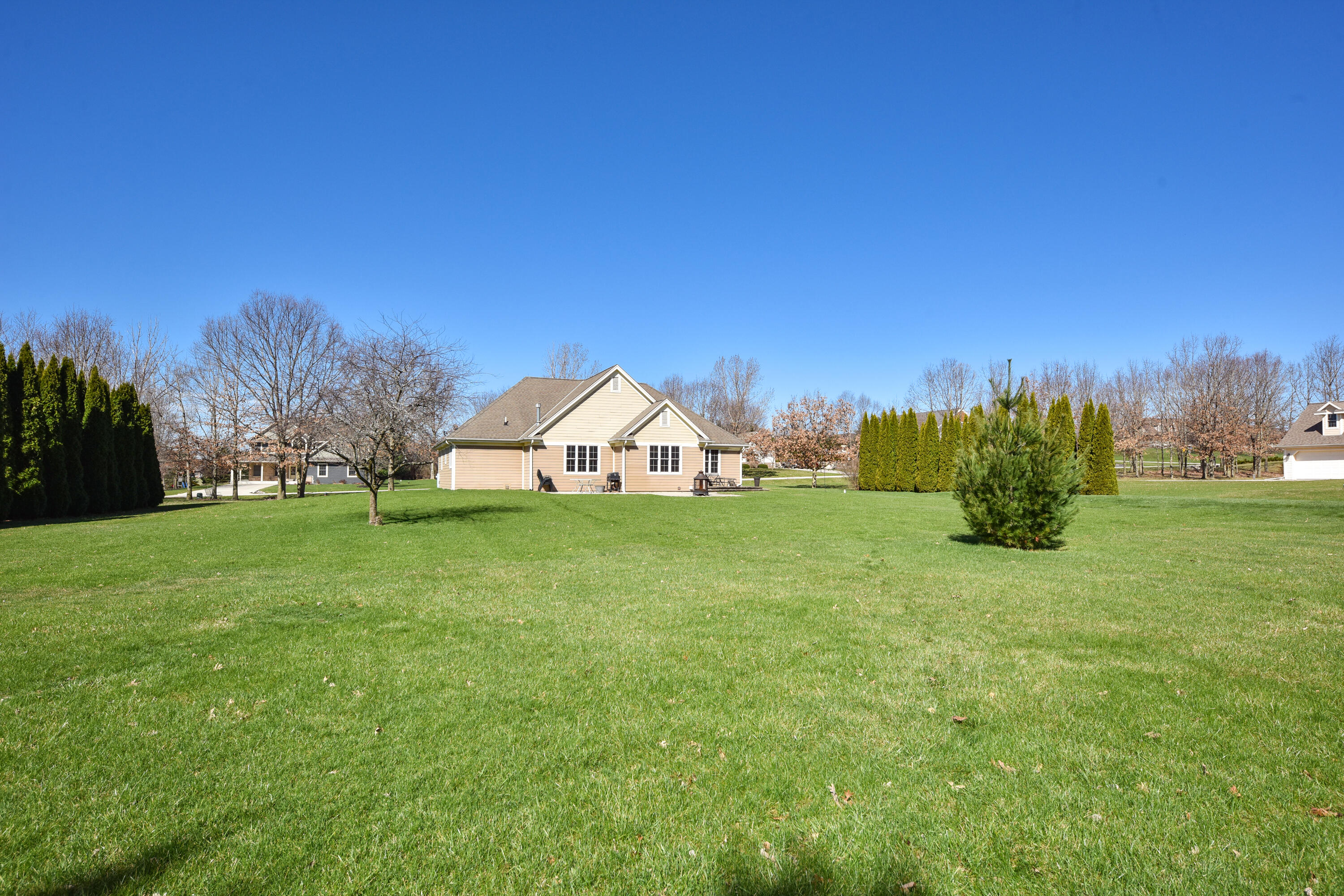 550 Hunter Crossing South Slinger, WI 53086 - Photo 28 of 31 Backyard