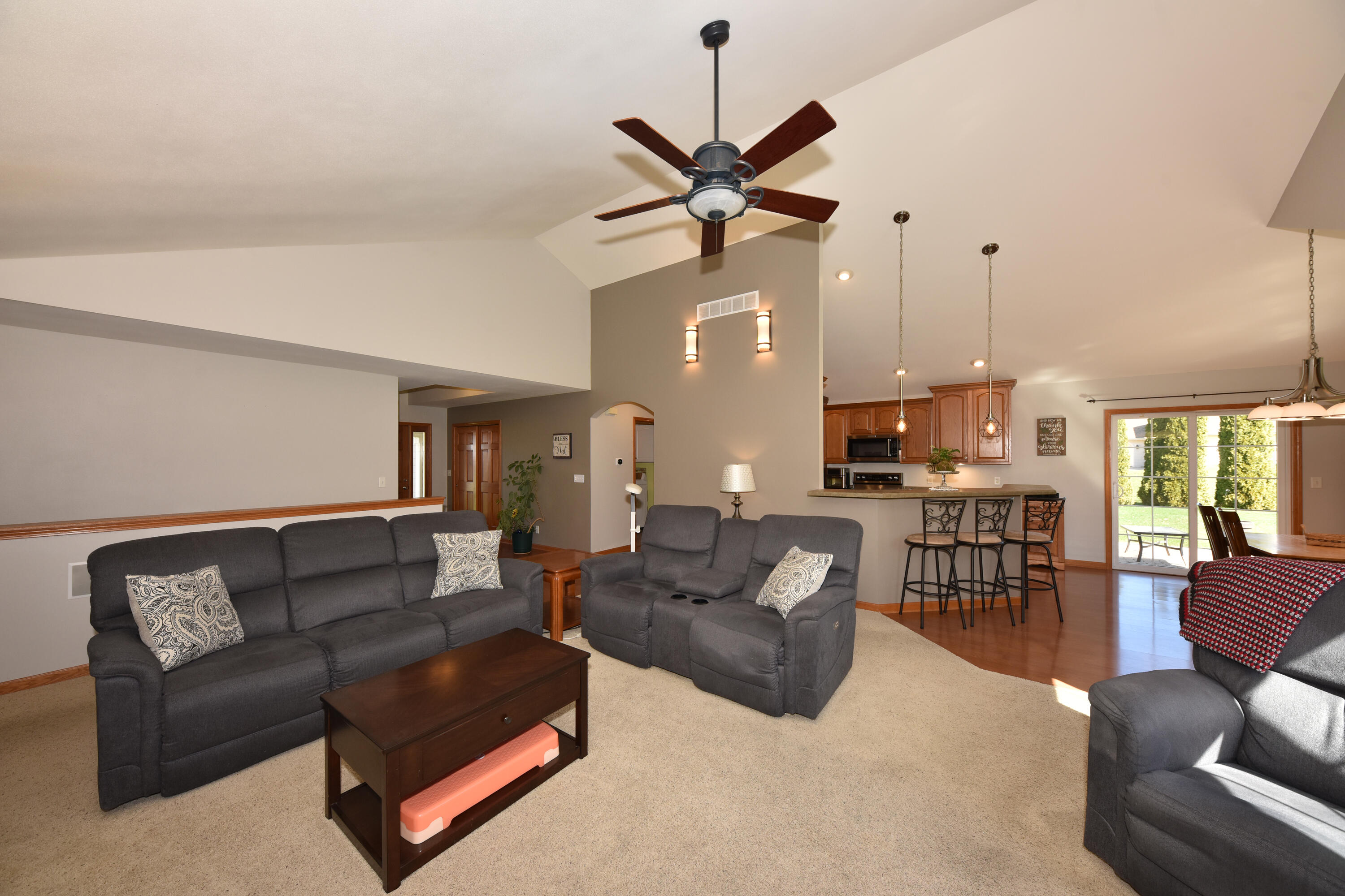 550 Hunter Crossing South Slinger, WI 53086 - Photo 5 of 31 Living Room