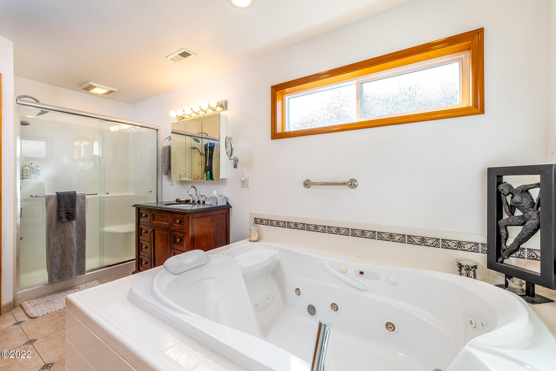 3098 Northeast Johns Loop Neotsu, OR 97364 - Photo 14 of 35 Primary Bath 1
