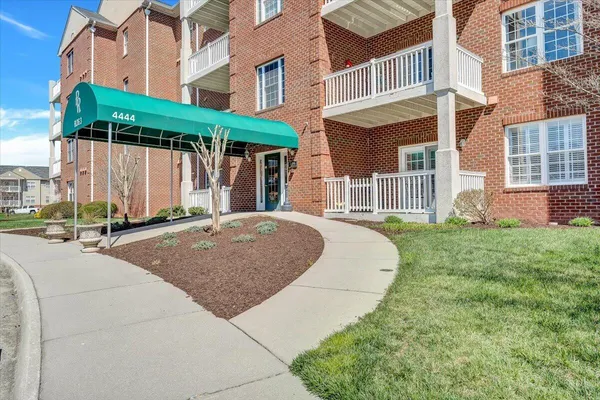 $320,000 | 4444 Pheasant Ridge Road, Unit 405, Roanoke, VA 24014