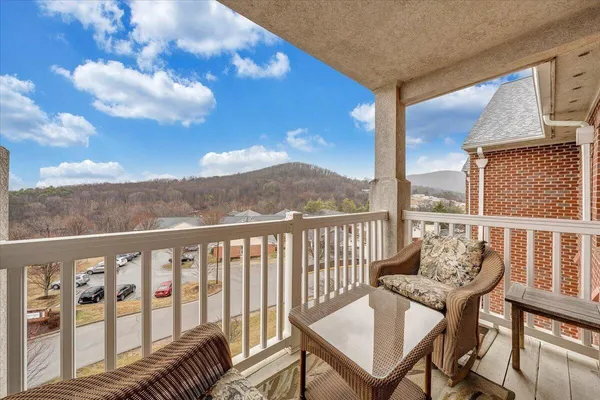 $320,000 | 4444 Pheasant Ridge Road, Unit 405, Roanoke, VA 24014