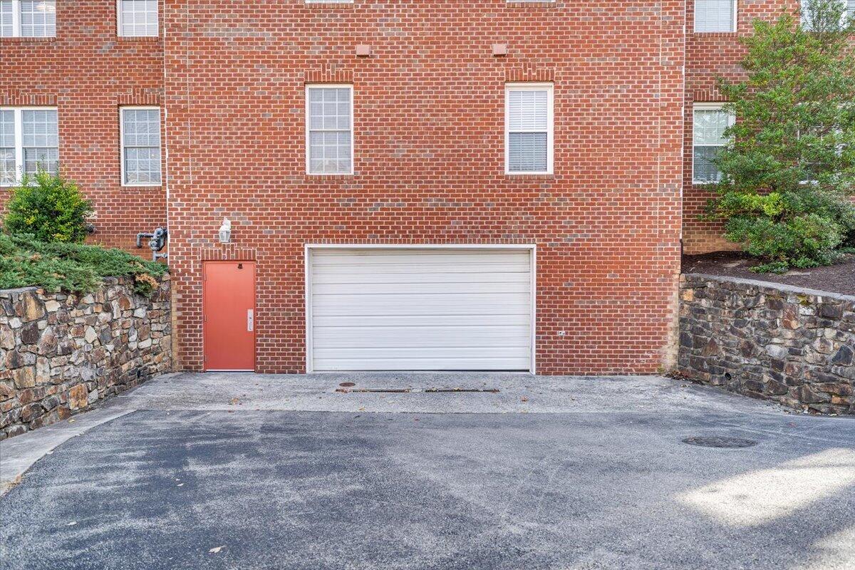 4444 Pheasant Ridge Road, Unit 405 Roanoke, VA 24014 - Photo 61 of 77 61-19-4444 (Building 3)