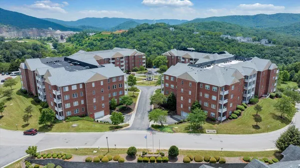 $320,000 | 4444 Pheasant Ridge Road, Unit 405, Roanoke, VA 24014