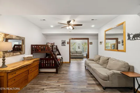 $759,000 | 330 Rainbow Circle, Townsend, TN 37882