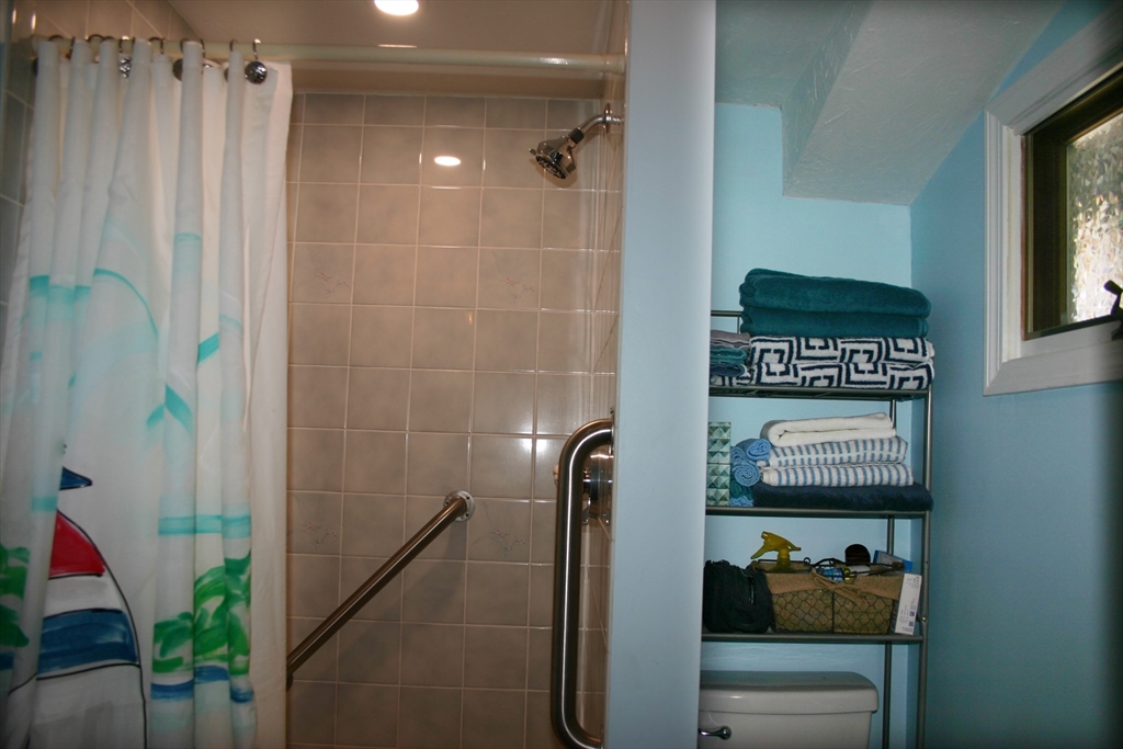 5 Upland Road Wareham, MA 02558 - Photo 6 of 17