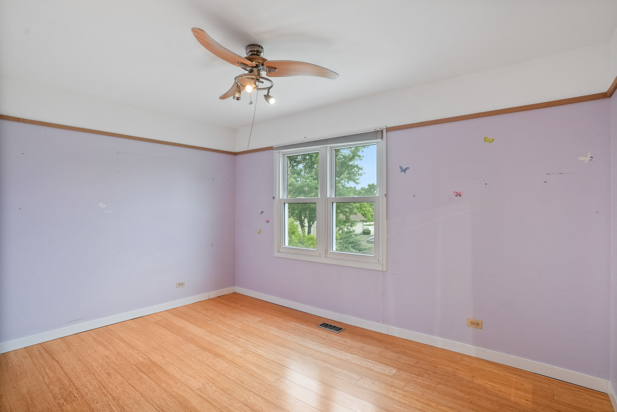545 Ridgefield Drive Roselle, IL 60172 - Photo 13 of 24