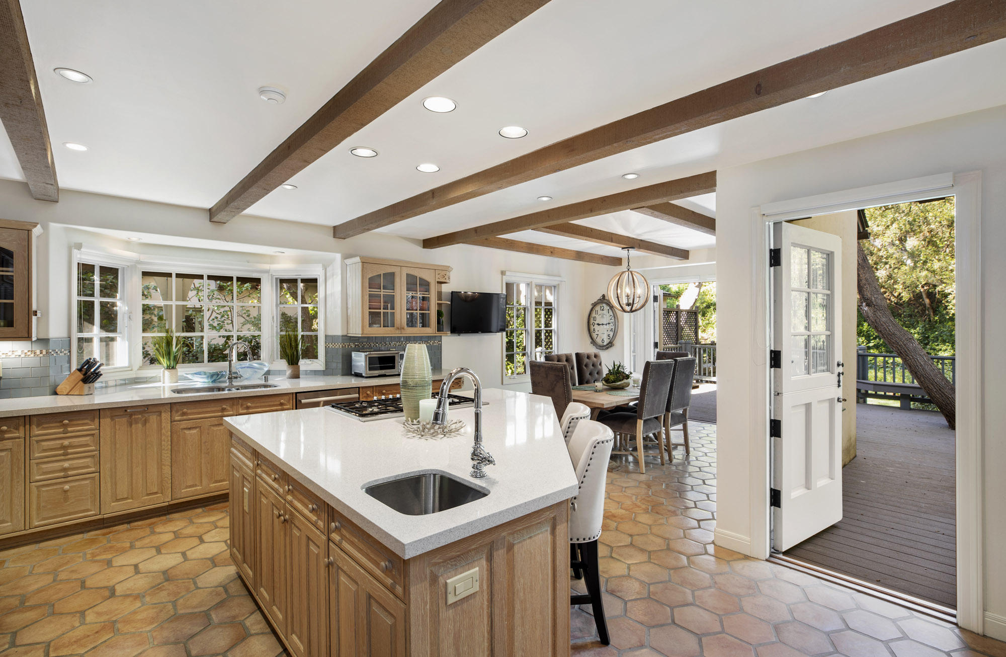 40 Hammond Drive Montecito, CA 93108 - Photo 7 of 34 6_40 Hammond_0025