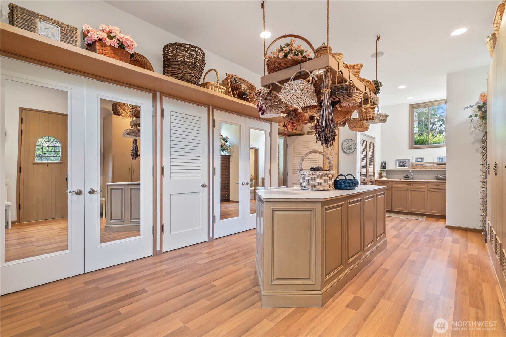 4205 Southwest Point Robinson Road Vashon, WA 98070 - Photo 25 of 40 Gallery Image 25