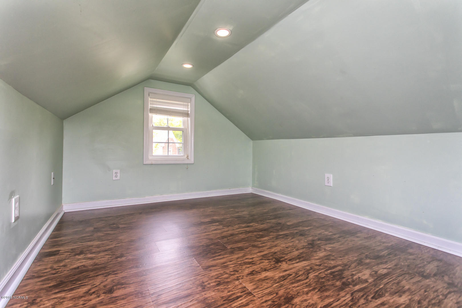 1305 Grove Point Road Wilmington, NC 28409 - Photo 23 of 35 a0015