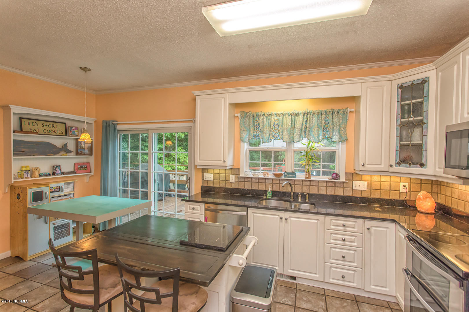 1305 Grove Point Road Wilmington, NC 28409 - Photo 10 of 35 a0038