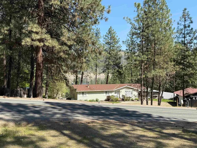 $98,900 | 42078 Porcupine Bay Road, Davenport, WA 99122