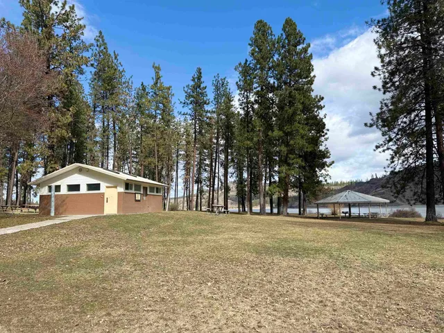 $98,900 | 42078 Porcupine Bay Road, Davenport, WA 99122