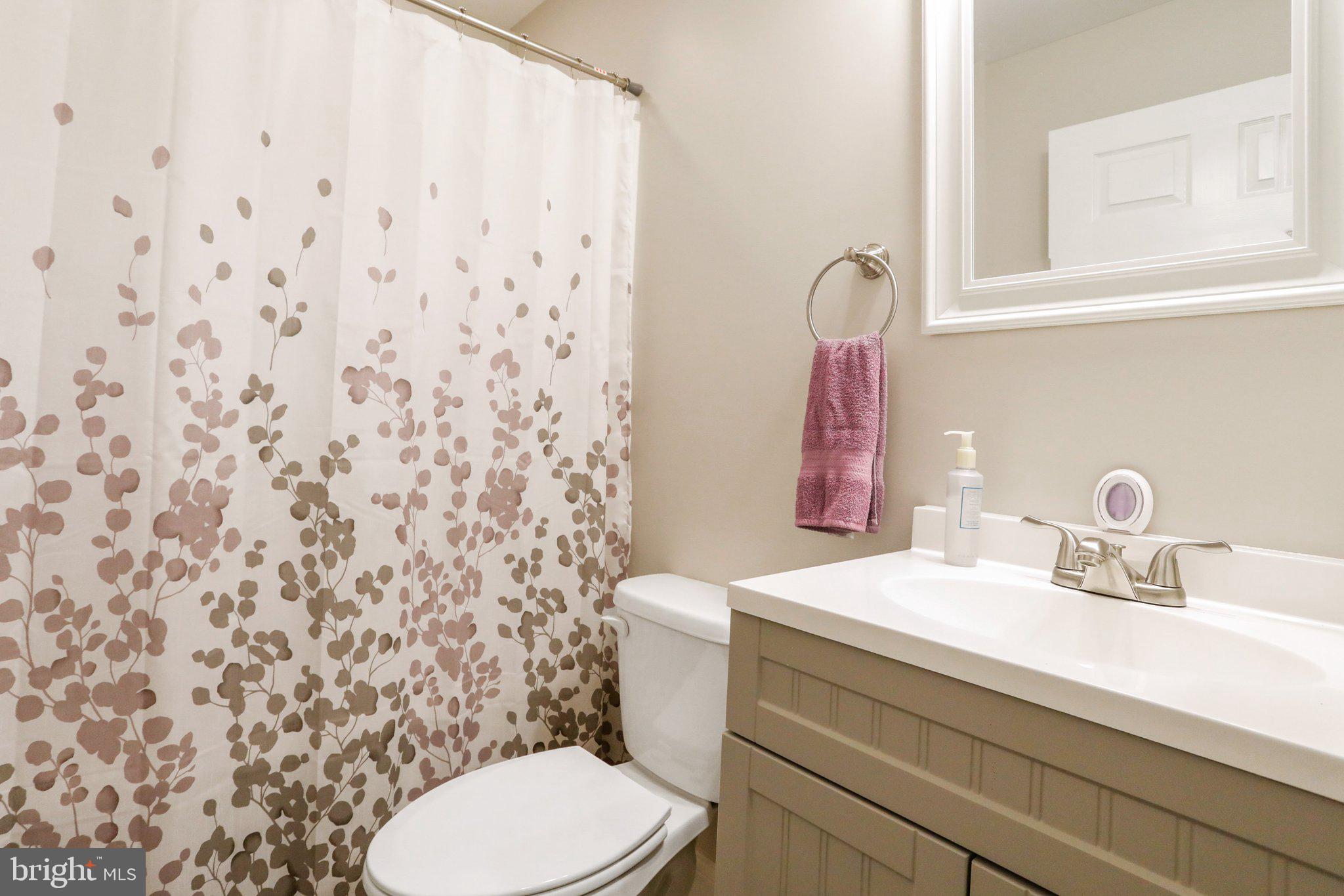 106 Hickory Road Front Royal, VA 22630 - Photo 23 of 42 Bathroom