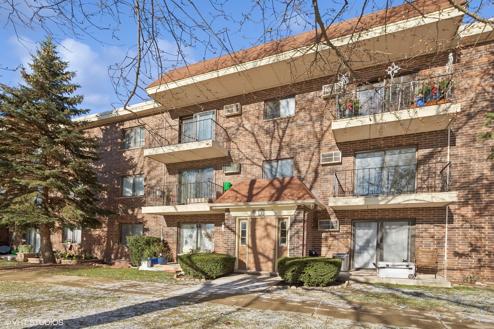 942 North Rohlwing Road, Unit 101F Addison, IL 60101 - Photo 1 of 14