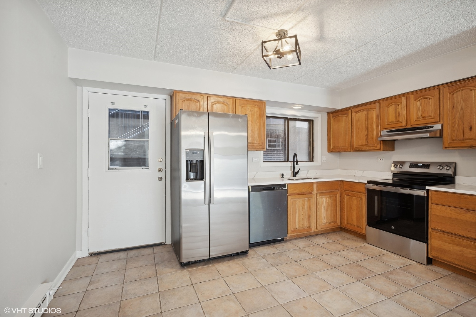 942 North Rohlwing Road, Unit 101F Addison, IL 60101 - Photo 4 of 14