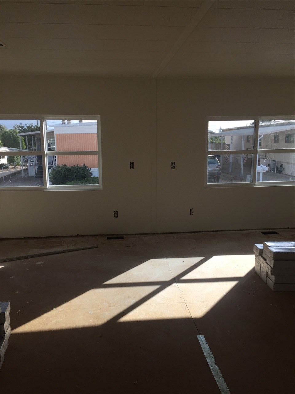 1120 East Mission Road, Unit 77 Fallbrook, CA 92028 - Photo 3 of 6 Bright and Spacious!