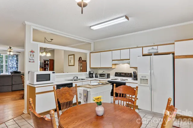 $354,900 | 702 Cinnamon Way, Flat Rock, NC 28731