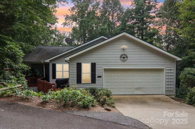 $354,900 | 702 Cinnamon Way, Flat Rock, NC 28731
