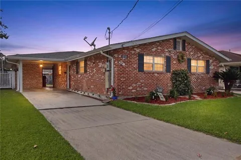 $390,000 | 818 East William David Parkway, Metairie, LA 70005