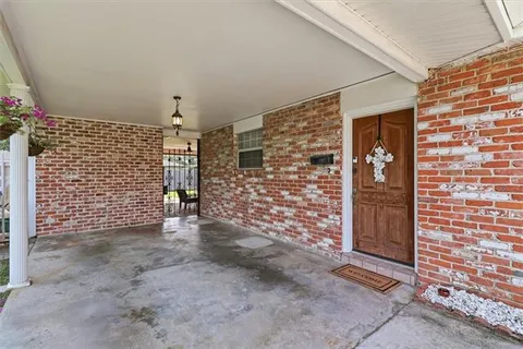 $390,000 | 818 East William David Parkway, Metairie, LA 70005