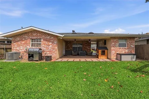 $390,000 | 818 East William David Parkway, Metairie, LA 70005