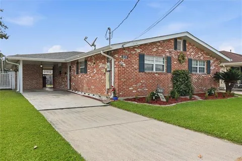 $390,000 | 818 East William David Parkway, Metairie, LA 70005