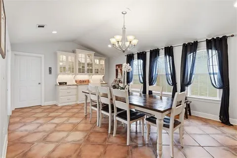 $390,000 | 818 East William David Parkway, Metairie, LA 70005