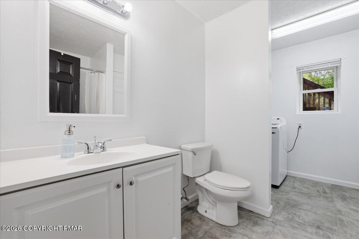 2108 Freedom Way Pocono Summit, PA 18346 - Photo 66 of 92 066-059_847A3898