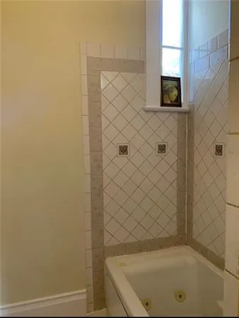 $895 | 121 North Gayoso Street, New Orleans, LA 70119