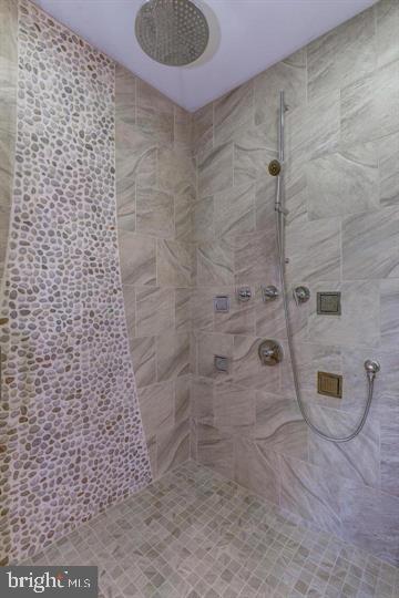 9830 River Road Potomac, MD 20854 - Photo 25 of 31 Other bath