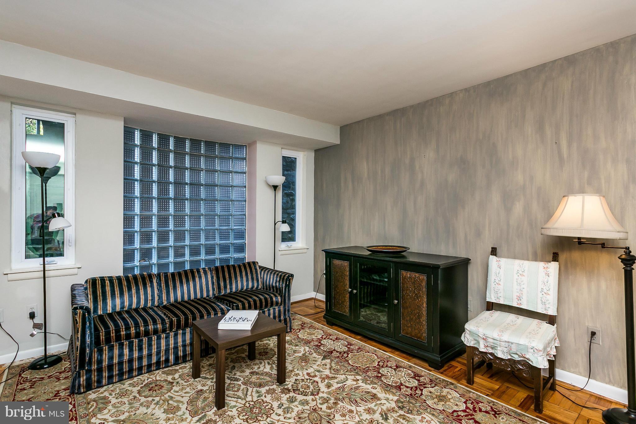 310 Ridgemede Road, Unit 103 Baltimore, MD 21210 - Photo 8 of 29 Living Room