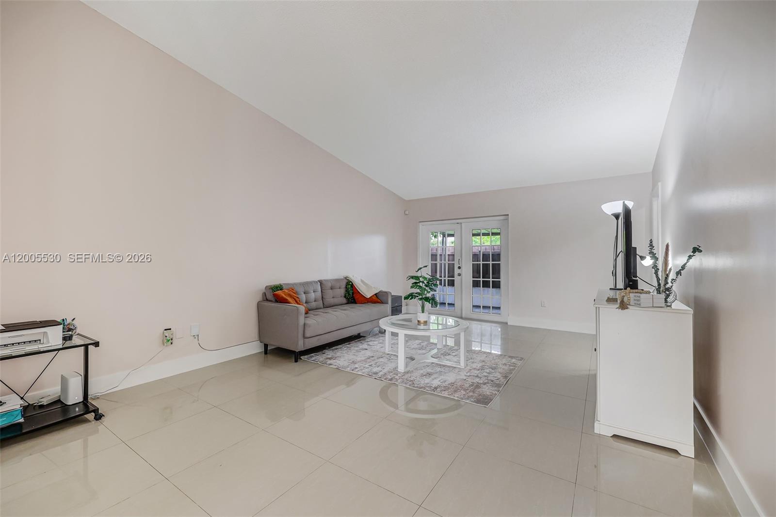13890 Southwest 43rd Terrace Miami, FL 33175 - Photo 5 of 46