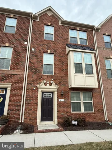 $2,800 | 831 South Macon Street, Baltimore, MD 21224