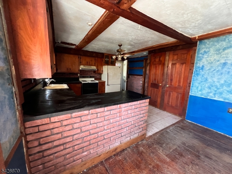 900 Primrose Path Newton, NJ 07860 - Photo 4 of 11