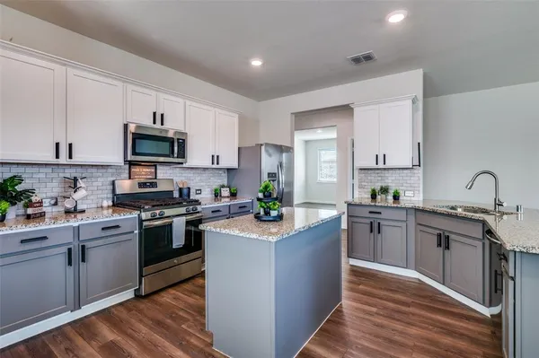 $369,900 | 6033 Hightower Street, Aubrey, TX 76227